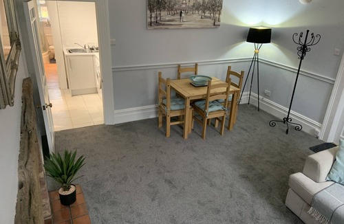 Lincoln Apartment | Romantic Periodic Apartment, Central Location