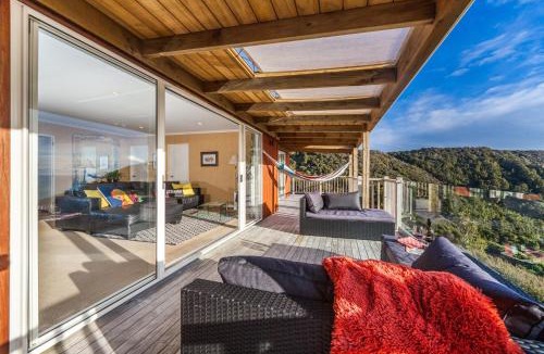 New Lynn House | Romantic Piha