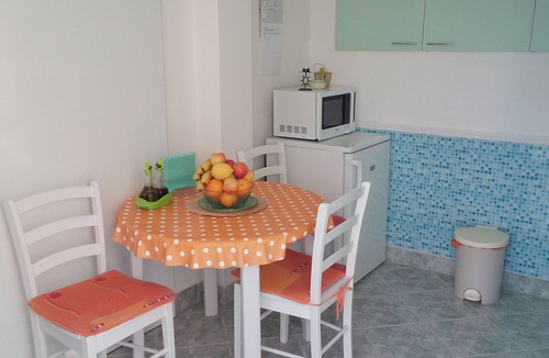 Komarna Apartment | Romantic, quite, seafront apartment, sunbeds, barbecue, all by the sea. For 2p