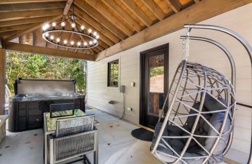 McCaysville House | Romantic Red Room - Adults Only Couples' Retreat