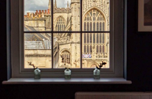 Bath City Centre Apartment | Romantic Retreat - Abbey views