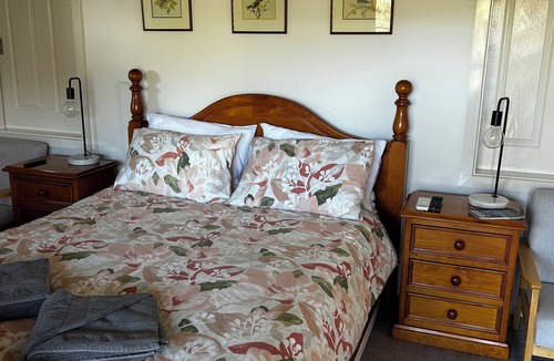 Eildon House | Romantic/Retreat