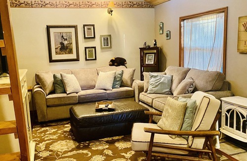 Ashford Cabin | Romantic Retreat! Hot Tub!