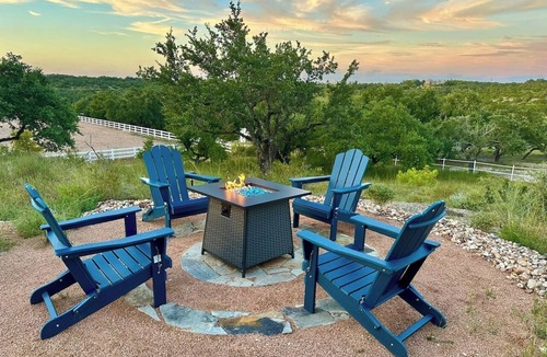 Dripping Springs Cottage | Romantic Ritz of Yurts with Private Hot Tub