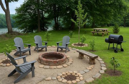 Camptown House | Romantic Riverfront Retreat