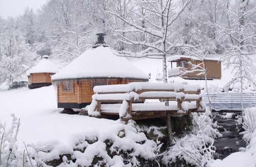 Ferdrupt House | Romantic Riverside Cabin with Panoramic Terrace and Private Sauna Session