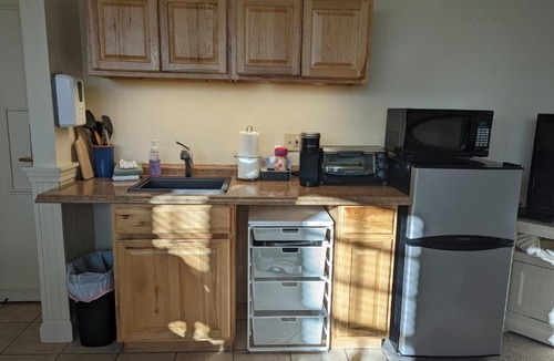 Edgecomb Apartment | Romantic riverside Sheepscot Harbour Studio #308