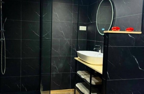 Bouxieres-aux-Dames Apartment | Romantic room near Nancy