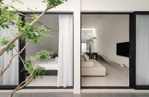 George Town Villa | Romantic Rooftop Jacuzzi Villa with Sunset Views