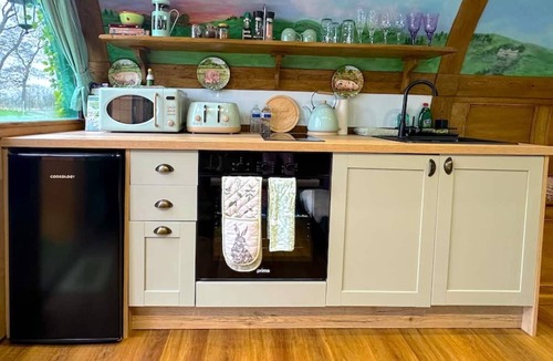 Barnstaple Cabin | Romantic Rural Break In Countryside Castle Grounds