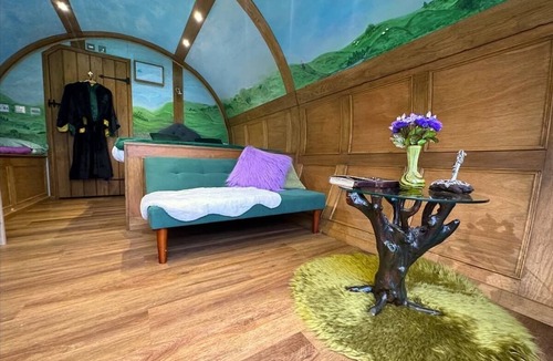 Barnstaple Cabin | Romantic Rural Break In Countryside Castle Grounds