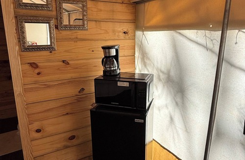 Live Oak RV Rental | Romantic Safari Tent Private Bath Fire Pit