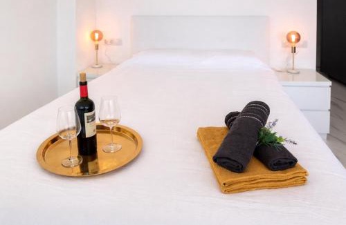 Ensanche Diputacion Apartment | Romantic Sea View Studio with Jacuzzi in Alicante Center