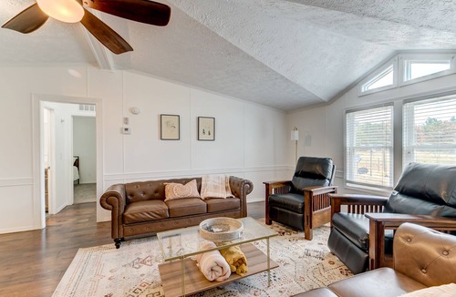 Bartlesville Cottage | Romantic secluded cottage on 5 acres