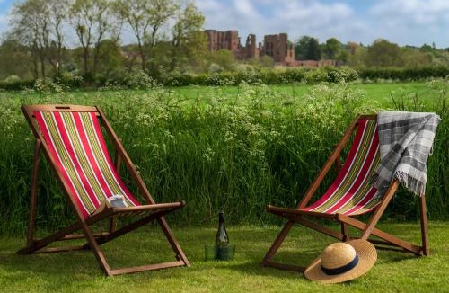 Kenilworth House | Romantic Shepherds Hut, Kenilworth