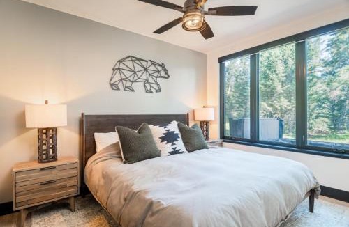 Philipsburg House | Romantic Ski Getaway, Private Cabin, Hot Tub