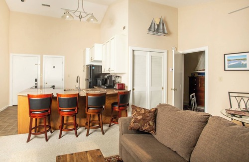 North Shore Condo | Romantic SML Penthouse, Bernard’s Landing. Smith Mountain Lake 3 Pools