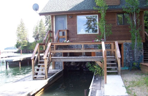 Somers Cabin | Romantic Somers Bay Boathouse with Dock