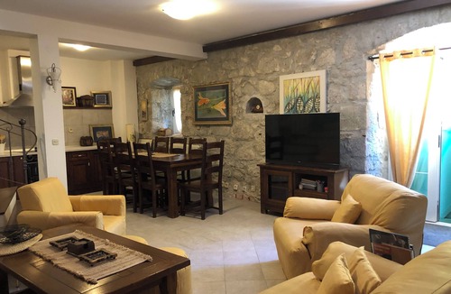Bacina Villa | Romantic Stone House for family & couples near Dubrovnik and Split