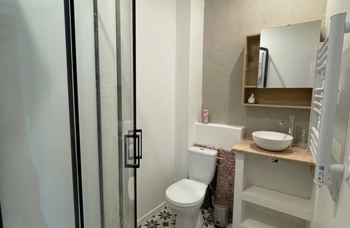 Saint-Jean-de-Vaux Apartment | Romantic studio in Burgundy