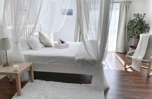 Port Franks House | Romantic Studio Cottage