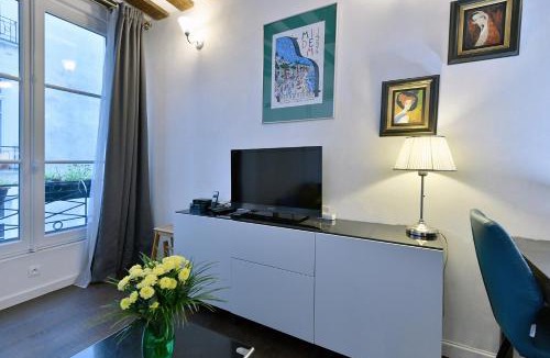 Bonne-Nouvelle Apartment | Romantic studio in center of Paris