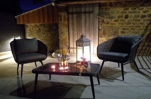 Lonlay-l'Abbaye House | Romantic suite and Jacuzzi Le Ptit Spa de l'Abbaye