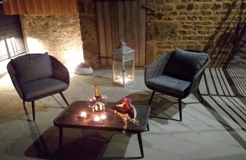Lonlay-l'Abbaye House | Romantic suite and Jacuzzi Le Ptit Spa de l'Abbaye