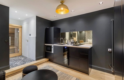 Carnot - Gailleton Apartment | Romantic Suite - Sauna and Balneo