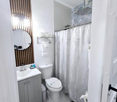 Bearss Plaza Apartment | Romantic Suite