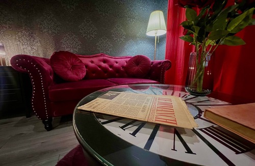 Calais City Center Apartment | Romantic suite with escape game