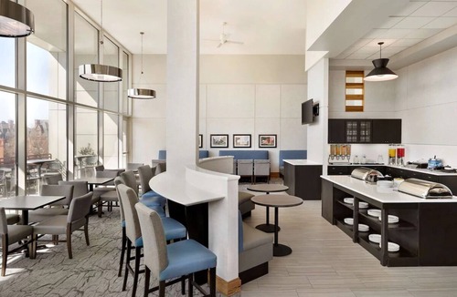 Spruce Hill Hotel | Romantic Suites with Free Breakfast, 3 Miles from Philly Center, Near UPenn!