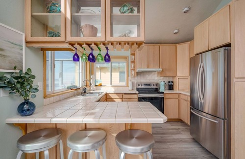 Oregon Coast Cottage | Romantic Sunset Beach Views, HotTub @pinpointstays