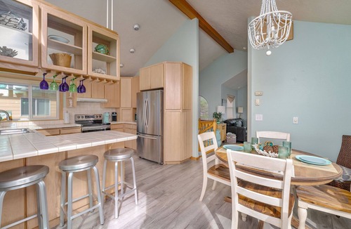 Oregon Coast Cottage | Romantic Sunset Beach Views, HotTub @pinpointstays