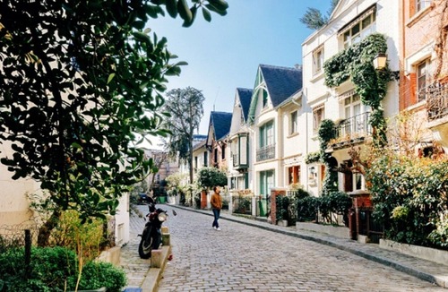 Montmartre Apartment | ROMANTIC TERRACES & GOURMET COOKING-DISCOVER THE INCOMPARABLE CHARM MONTMARTRE