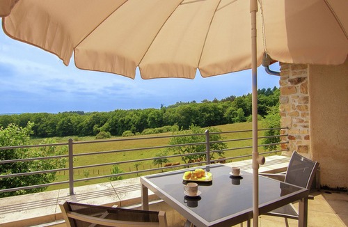 Roussines Cottage | Romantic Tower in Dordogne with Rooftop Terrace
