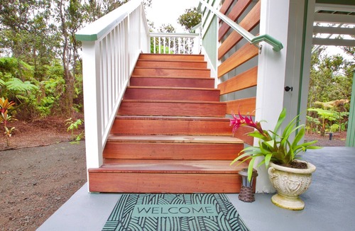 Ohia Estates Cottage | Romantic Tree Cottage in the Rainforest