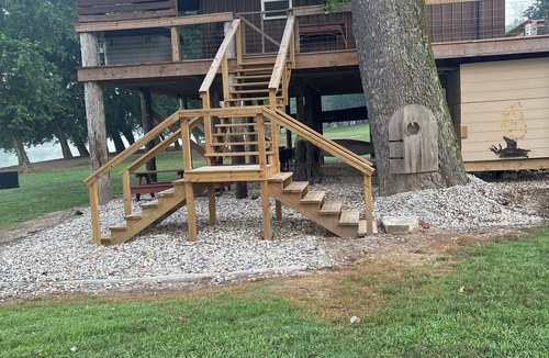 Logansport Cabin | Romantic Tree House for two!