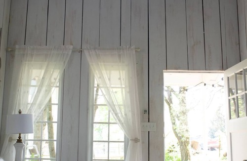 Flintstone Cottage | Romantic Treehouse on Working Family Farm-Flower & Goats-near Chattanooga