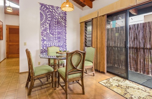 Kona Paradise House | Romantic Tropical Retreat, Walk 150 Yards to the Ocean!