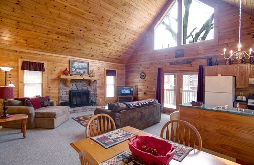 Sevierville Cabin | Romantic Valley Dream Apr 22-24 May 10-14 Jun 4-6, 10-14,n27-Jul 1!