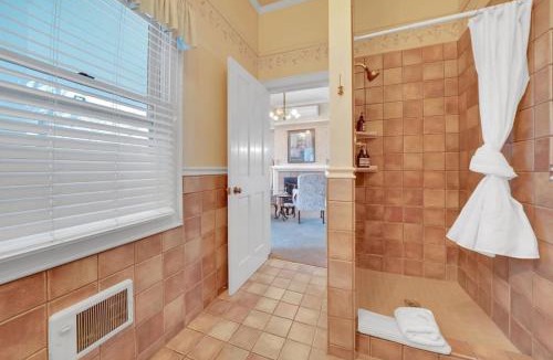 Sutter Creek Hotel | Romantic Victorian Getaway The Garden