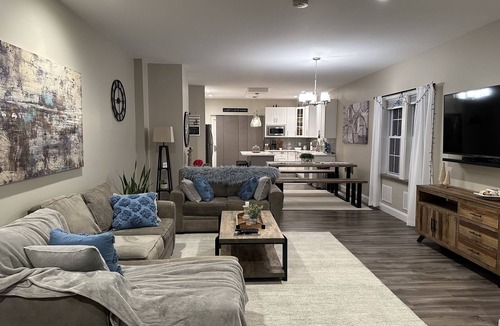 Troy House | Romantic Villa