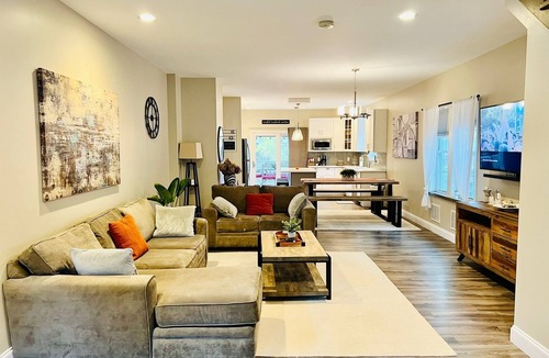 Troy House | Romantic Villa