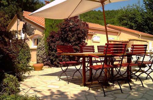 Fillols Villa | Romantic villa with mountain views