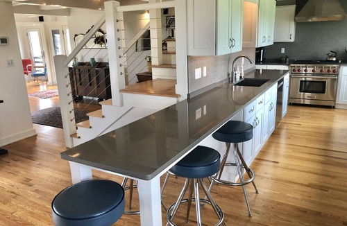 Little Compton House | Romantic Vineyard Retreat