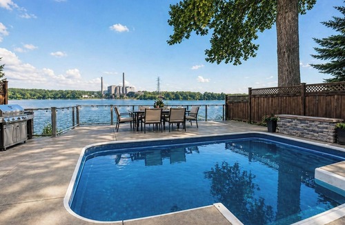 Jeffersonville House | Romantic Waterfront Private Pool Hot Tub Fireplaces BBQ Pets Views Lux Amenities