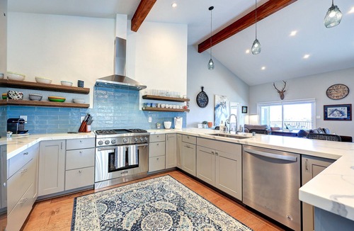 Discovery Bay House | Romantic Waterfront Farmhouse