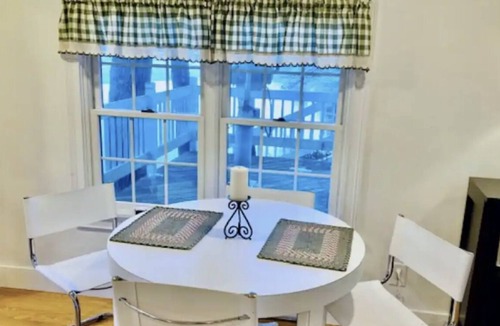 North Windham Cottage | Romantic Waterfront Cottage in Maine