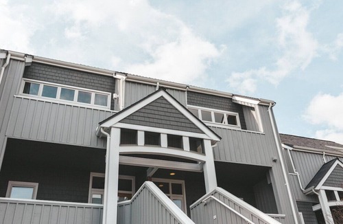 Blaine House | Romantic Waterfront Escape with Private Beach